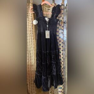 NWT Velvet Ellie sz Small